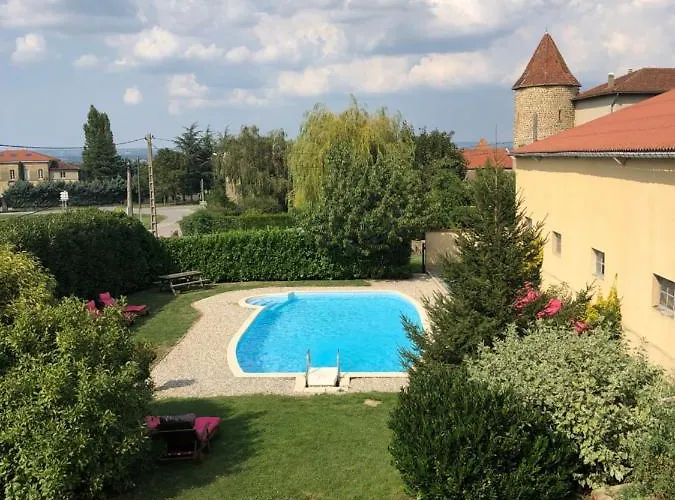 Oda ve Kahvaltı Chateau De La Saone 3*