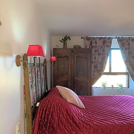 Chateau De La Saone Bed & Breakfast 3*